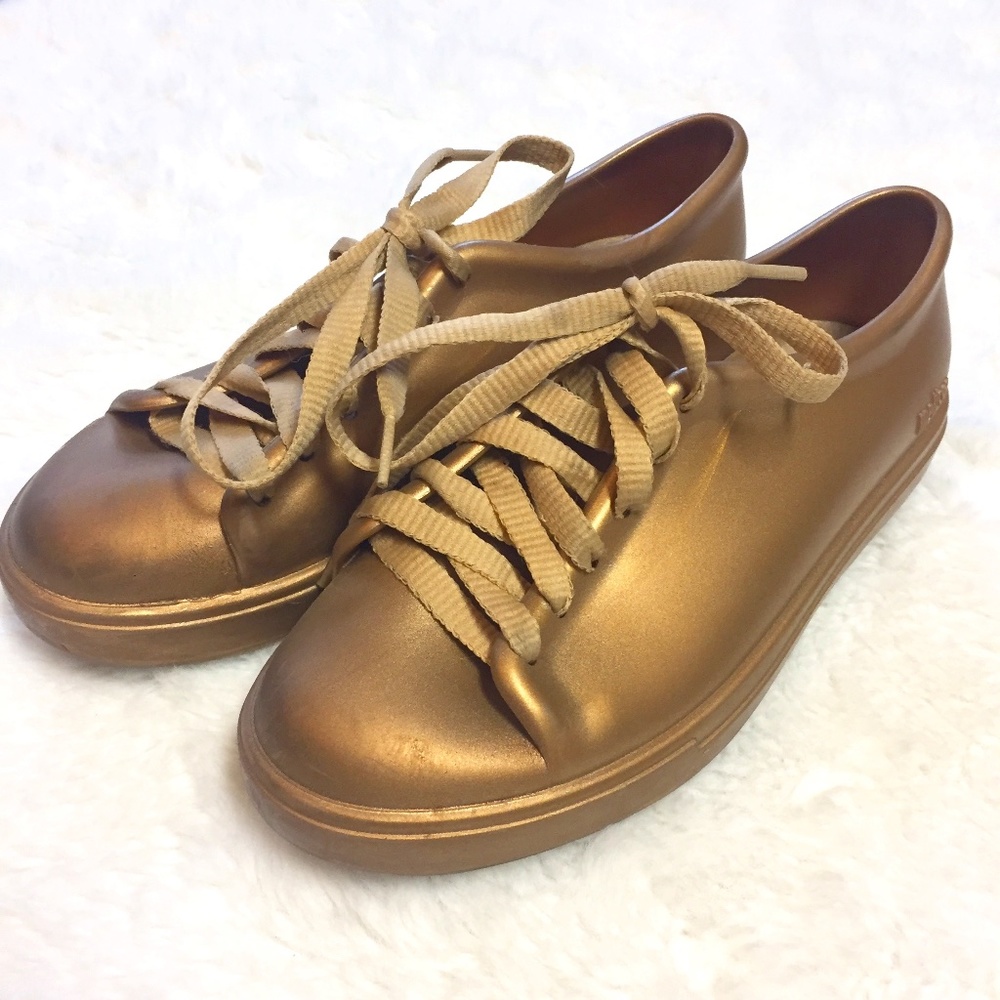 Melissa gold gshoes size 3